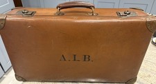 Beautiful Vintage Brown leather suitcase  61cm x 34cm x 19 Cm 1940s Handmade