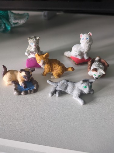 Vintage miniature pvc cat - pvc,