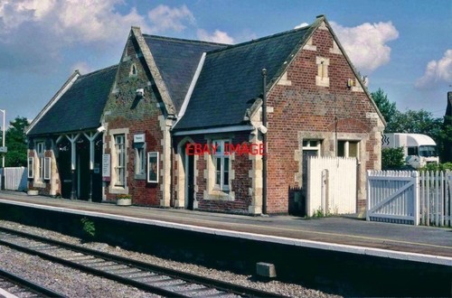 Photo pewsey railway station - photo,