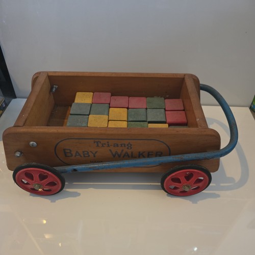 Vintage tri ang - vintage, wooden