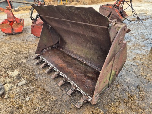 2100mm loader 1 bucket - 2100mm,