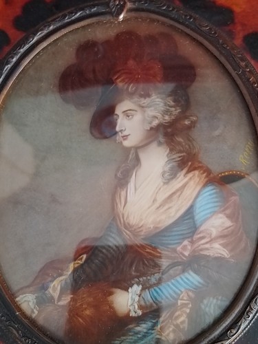 Wonderfully hand painted - wonderfully,