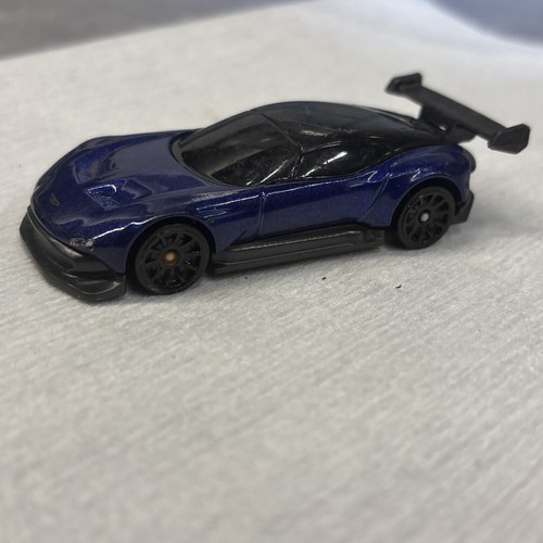 Hot wheels aston - martin, vulcan