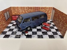 1:18 Plain Brick 2 Car Model