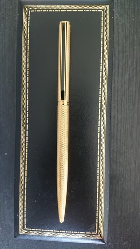 Dunhill golden pen - golden,
