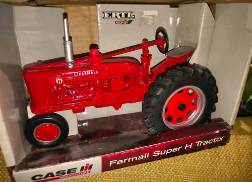 Britain ertl farmall super - britain's,