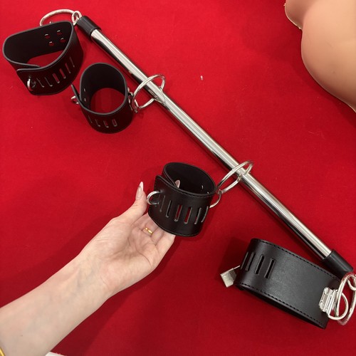 Open leg spreader - open,