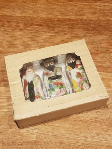 Chinese porcelain figures - porcelain,