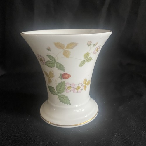 Wedgewood wild strawberry bone - wild,