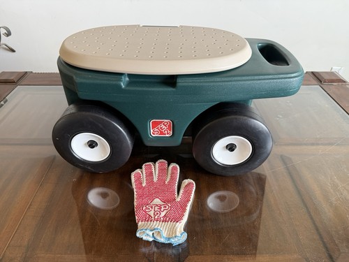 Step rolling garden grass - step,