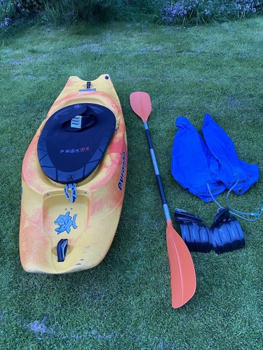 Pyranha kayak playboat - pyranha,