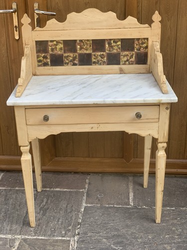 Pretty late 19th century - a,