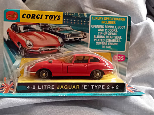 Corgi toys jaguar - corgi, 2+2