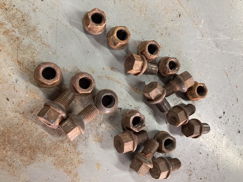 Vollkswagen bay wheel nuts - t2,