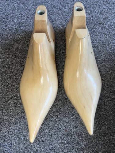 Spring line wooden shoe lasts - line,