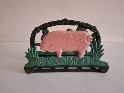 Cast iron pig homestead - &,