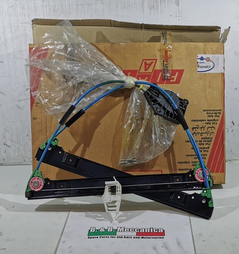 Front window regulator right - window,