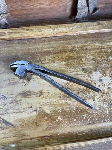 Antique cobbler pliers - pliers, /