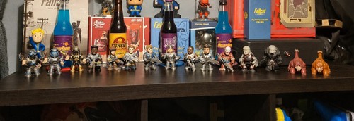 Gears war mini funko - of,