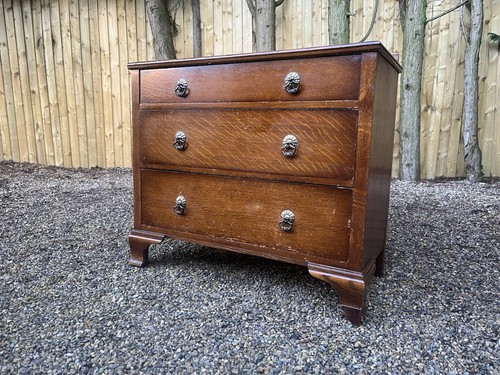 Vintage oak chest drawers - of,