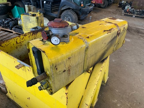 Metal hydraulic oil tank w - hydraulic,
