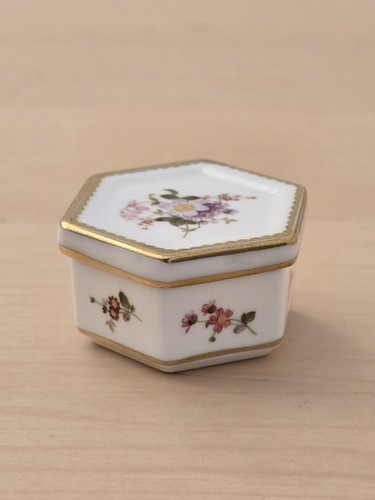 Royal crown derby - derby, posies