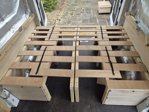 Sliding bed seating day - u,