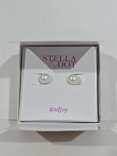 Stella & Dot Essential Pearl Studs Brand New In Box
