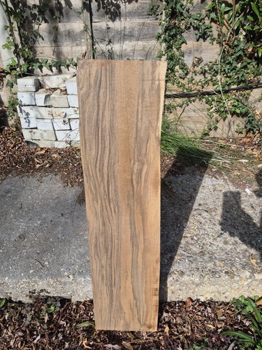 English walnut live edge - live,