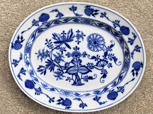 Large meissen blue onion - large, oval