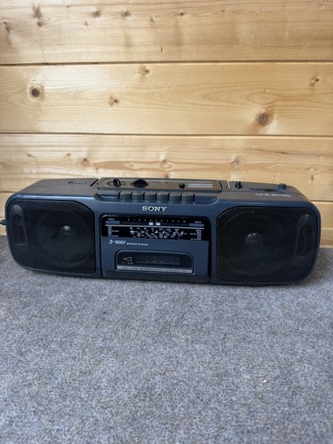 Vintage sony boombox - 90's,