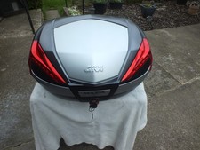Givi V56 top box in grey comes