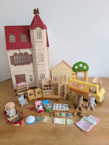 Sylvanian families red roof - families,