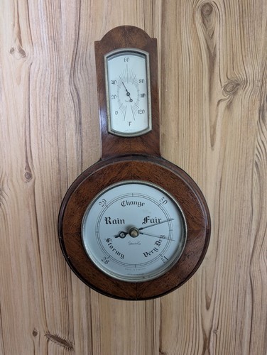 Lovely oak smiths barometer - lovely,