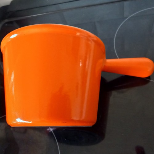 Vintage creuset cast - cast, iron