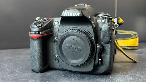 Nikon d300 dslr camera body - d300,