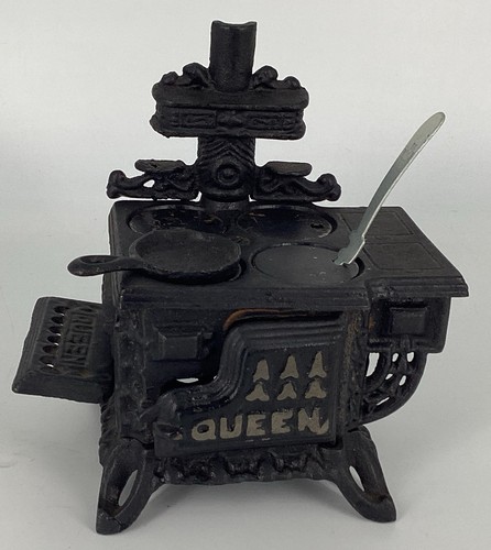 Vintage queen cast - vintage, iron