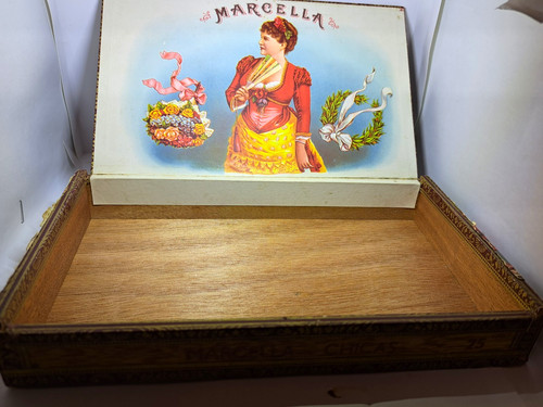 Vintage wooden cigar - cigar, box