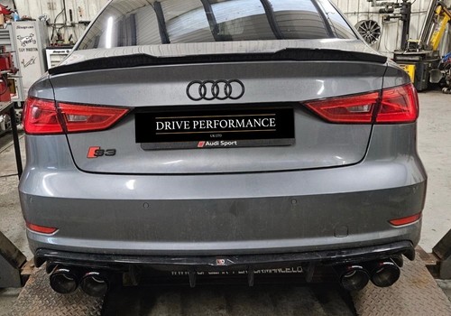 Gloss black carbon fibre - black,