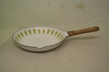 Vintage Catherine Holm Lotus Green 9" Pan/ Skillet in VGC (SS06)