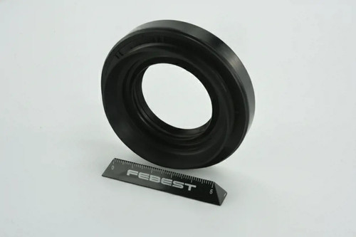 Gearbox shaft seal