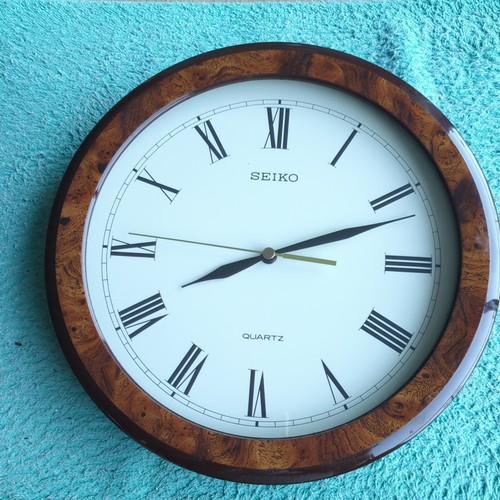 Seiko wood effect round - effect,