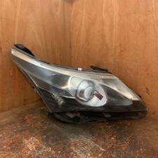 Toyota Avensis Headlight