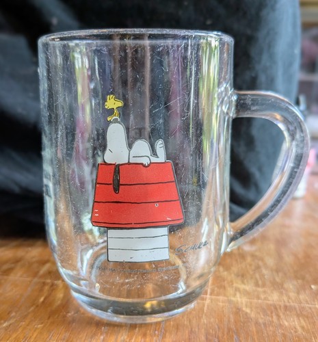 Vtg snoopy peanuts glass mug - glass,