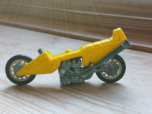 Hot wheels rrrumblers straight - hot,