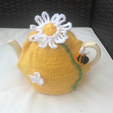 HAND KNITTED DAISY T EA COSY BEE BUTTERFLY  FOR A MEDIUM 3-4 cup TEAPOT  Gold