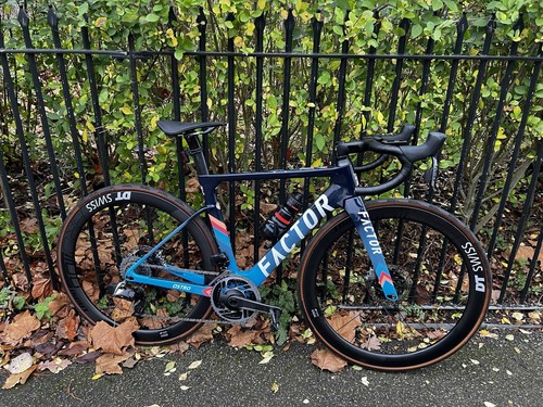 Factor ostro vam - vam, carbon
