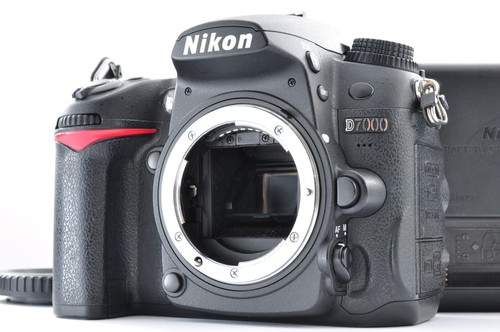 Nikon d7000 2mp dslr camera - nikon,