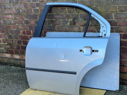 Passengers rear door - passengers,