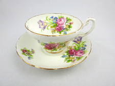 ⭐ Vintage Floral Tea Cup and